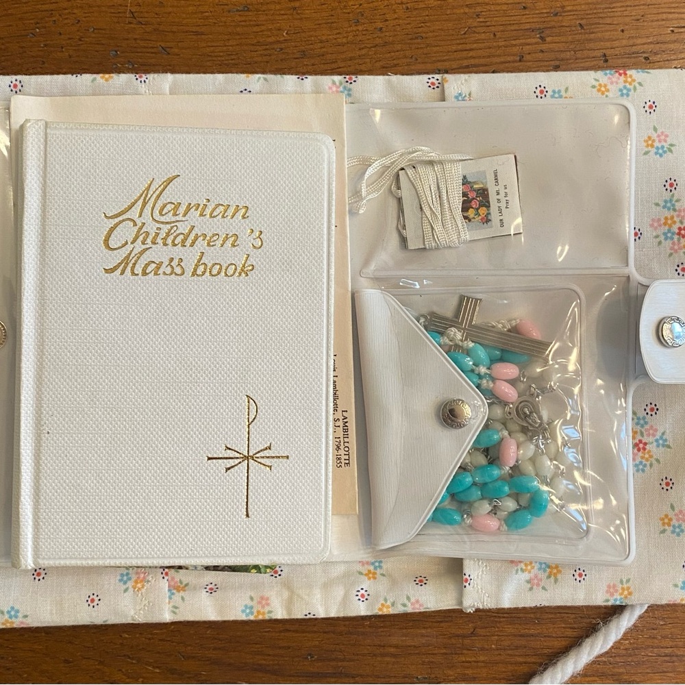 Set 70s VTG Catholic Marian Children’s Mass Book Booklets Rosaries Handmade Case